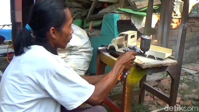 Uniknya Miniatur Truk Buatan Pria Asal Sumedang, Bisa Pake Remote Control Uniknya Miniatur Truk Buatan Pria Asal Sumedang, Bisa Pake Remote Control