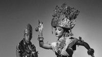 Foto Prewedding Terbaru Nikita Willy & Bos Blue Bird, Bak Raja & Ratu Lampung