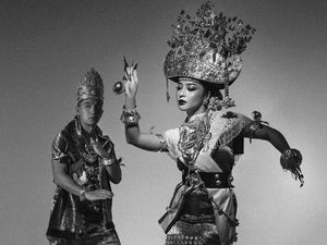 Foto Prewedding Terbaru Nikita Willy & Bos Blue Bird, Bak Raja & Ratu Lampung