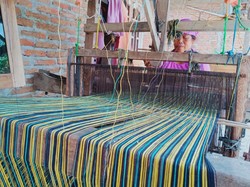 Perajin Lurik Tenun Oglek di Klaten Mulai Menggeliat di Tengah Pandemi