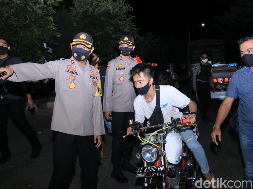 193 Biker Terjaring Operasi Yustisi Tengah Malam di Madiun 193 Biker Terjaring Operasi Yustisi Tengah Malam di Madiun
