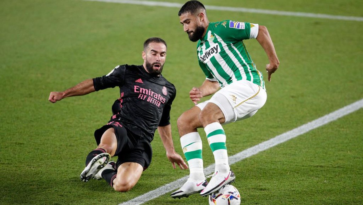 Betis Bukan Cuma Hadapi Real Madrid tapi Juga Kartu Merah dan VAR. (Foto: Getty Images/Fran Santiago)