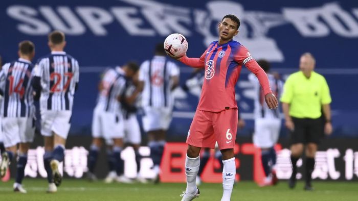 Thiago Silva Chelseas Thiago Silva looks dejected after West Bromwich Albion score their second goal during the English Premier League soccer match between West Bromwich Albion and Chelsea at the Hawthorns in West Bromwich, England, Sunday, Sept. 26, 2020. (Laurence Griffiths/Pool via AP)