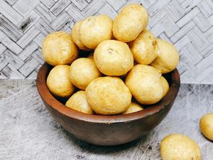 Jual Kerupuk Online, Pria Ini Raup Omzet Rp 20 Juta per Minggu Jual Kerupuk Online, Pria Ini Raup Omzet Rp 20 Juta per Minggu