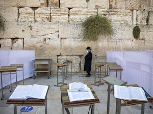Warga Yahudi Israel Memperingati Yom Kippur di Tengah Lockdown