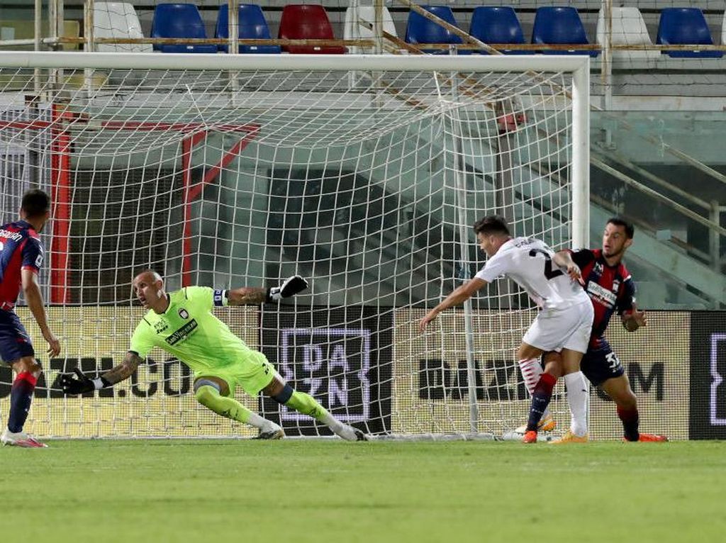 Crotone Vs Milan: Tanpa Ibrahimovic, Rossoneri Menang 2-0 Crotone Vs Milan: Tanpa Ibrahimovic, Rossoneri Menang 2-0