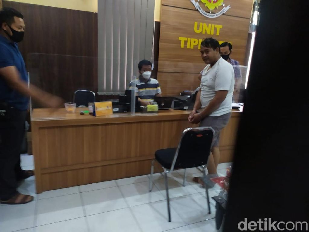 Ini Alasan Sepele Tukang Bubur di Mojokerto Gorok Bapak dan Ibu Kandung Ini Alasan Sepele Tukang Bubur di Mojokerto Gorok Bapak dan Ibu Kandung