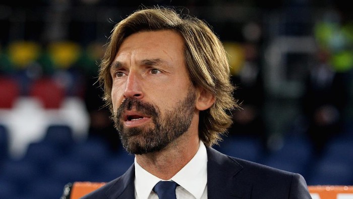 ROME, ITALY - SEPTEMBER 27:  Juventus head coach Andrea Pirlo looks on during the Serie A match between AS Roma and Juventus at Stadio Olimpico on September 27, 2020 in Rome, Italy.  (Photo by Paolo Bruno/Getty Images)