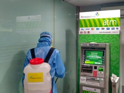 86 Karyawan kena Corona, Bank Permata Minta Nasabah Pakai M-Banking