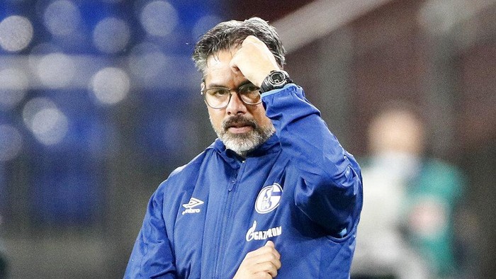 Schalkes head coach David Wagner reacts during the German Bundesliga soccer match between FC Schalke 04 and Werder Bremen in Gelsenkirchen, Germany, Saturday, Sept. 26, 2020. Schalke dismissed Wagner today after a series of 18 consecutive winless matches. (AP Photo/Martin Meissner)