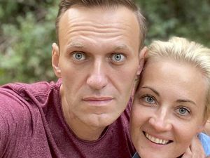 Dijenguk Angela Merkel Diam-diam di RS, Ini Tanggapan Alexei Navalny