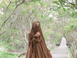 Dinda Hauw Pakai Cadar dan Bicara soal Hijrah
