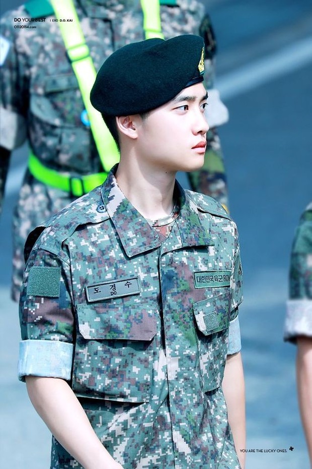 Berpartisipasi dalam sekuel film Along With The Gods, Kyungsoo putuskan wajib militer lebih awal.