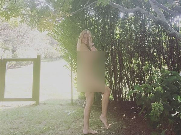 Mirip Gwyneth Paltrow, Deretan Seleb yang Rayakan Ultah dengan Pose Bugil