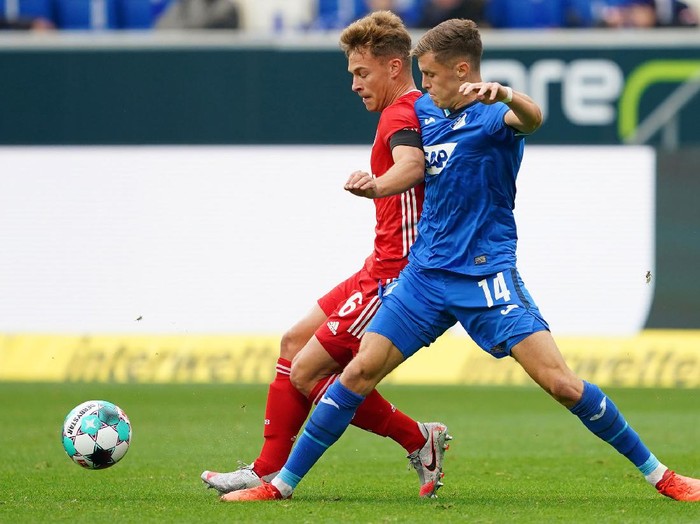 Catatan tak terkalahkan Bayern Munich sejak Desember 2019 terhenti di tangan Hoffenheim, Minggu (27/9/2020) malam WIB. Die Roten tumbang di kandang Die Kraichgauer 1-4.
