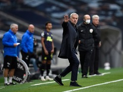 Saat Jose Mourinho Khilaf