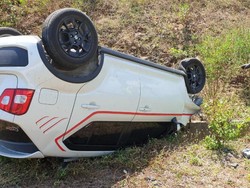 Mobil Terbalik di Tol Surabaya-Malang Usai Tabrak Pikap
