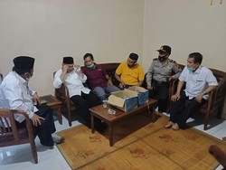 Bawaslu Jambi Beri Sanksi Tertulis ke Cagub Cek Endra yang Kumpulkan Massa