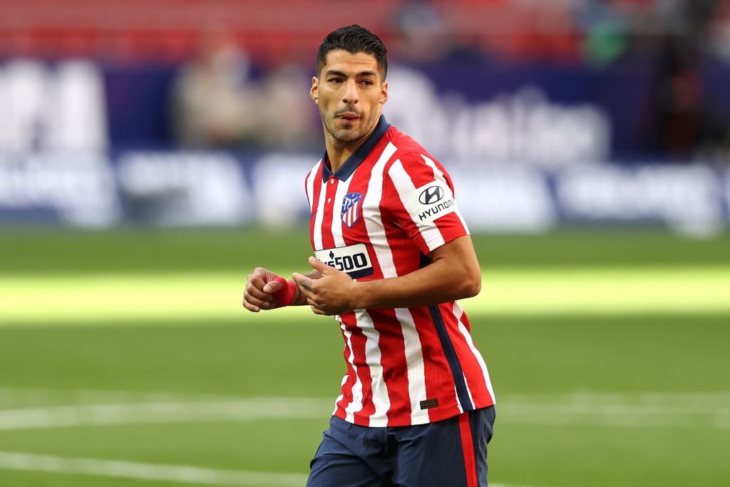 MADRID, SPAIN - SEPTEMBER 27: Luis Suarez of Atletico de Madrid looks on during the La Liga Santander match between Atletico de Madrid and Granada CF at Estadio Wanda Metropolitano on September 27, 2020 in Madrid, Spain. Football Stadiums around Europe remain empty due to the Coronavirus Pandemic as Government social distancing laws prohibit fans inside venues resulting in fixtures being played behind closed doors. (Photo by Angel Martinez/Getty Images)