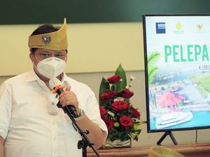 Begini Fungsi Kalung Air Purifier yang Dipakai Airlangga Begini Fungsi Kalung Air Purifier yang Dipakai Airlangga