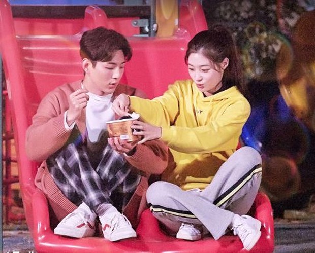 Jisoo mampu menggambarkan pesona dan sifat manis Tae Oh secara alami dan manis disaksikan.