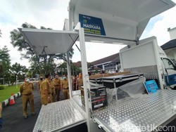 Terima Bantuan 6 Mobil Maskara, Bupati Ciamis: untuk Sosialisasi COVID-19