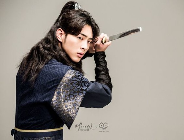 Saat menontonya akan menangis karena melihat pengorbanan Wang Jung dan tidak mengharapkan imbalan.