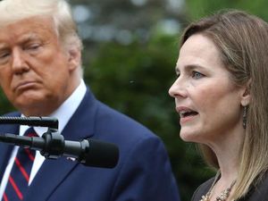 Siapa Amy Coney Barrett, Hakim Konservatif yang Dicalonkan Trump untuk MA?