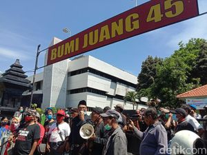 Momen Acara KAMI di Surabaya Diadang Koalisi Indonesia Tetap Aman