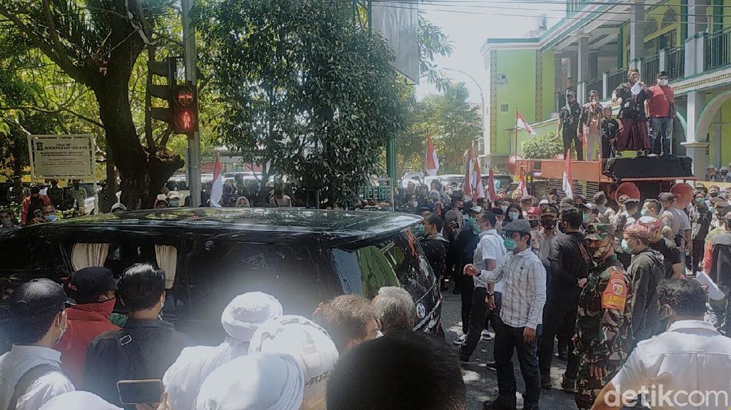 Silaturahmi Gatot Nurmantyo ke Surabaya di Hadang Pandemo Silaturahmi Gatot Nurmantyo ke Surabaya di Hadang Pandemo