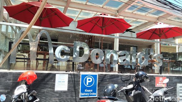 Foto: Suasana McDonalds Kuta Sehari Sebelum Ditutup