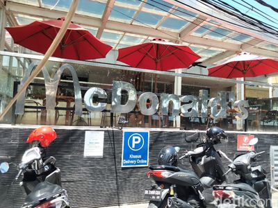 Foto: Suasana McDonalds Kuta Sehari Sebelum Ditutup