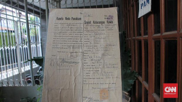Surat nikah dan cerai Sukarno dan Inggit Garnasih masih tersimpan rapi di kediaman Tito Zeni Asmara Hadi, salah satu cicit dari Inggit.