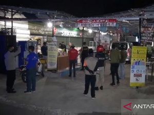 Layani Pembeli Makan di Tempat saat PSBB, Kuliner di Jagakarsa Disegel