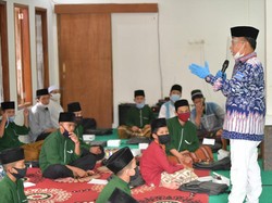 Sosialisasi 4 Pilar, Wakil Ketua MPR Ajak Santri Cintai Konstitusi