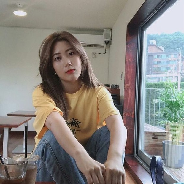 Woo Ji Yoon ex BOL4/pinterest.com/georgina Dalam lirik lagu, Ji Yoon dianggap memberi serangan kepada mantan rekan segrupnya dahulu namun dibantah.