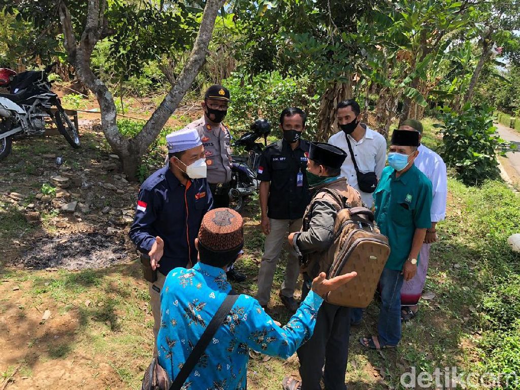 Bawaslu Kabupaten Blitar Bubarkan Kampanye Tak Berizin Bawaslu Kabupaten Blitar Bubarkan Kampanye Tak Berizin