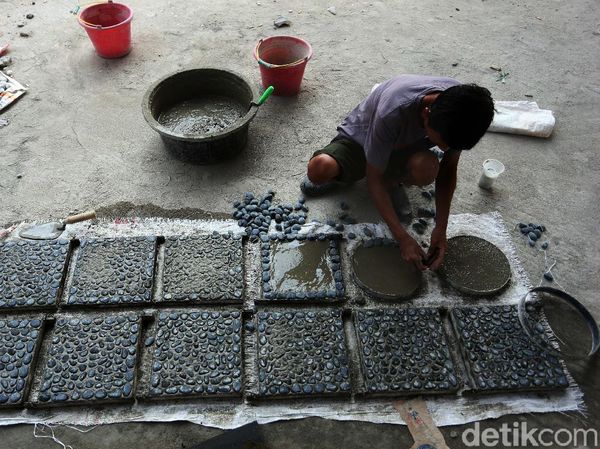 Di Tengah Pandemi, Penjualan Batu Koral Sikat Meningkat