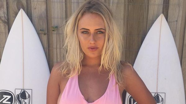 Foto: Peselancar Kontroversial yang Alih Profesi Jadi Bintang Porno Foto: Peselancar Kontroversial yang Alih Profesi Jadi Bintang Porno