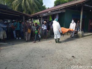 Jasad Pria di Timika Dievakuasi Petugas Ber-APD, Keluarga Histeris