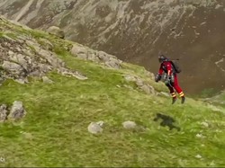 Inggris Uji Coba Layanan Ambulans Iron Man