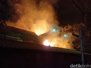 Ruko Penjual Kerupuk di Pasar Baru Kota Probolinggo Terbakar
