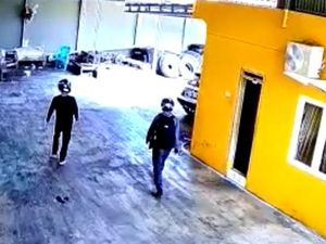 Aksi Komplotan Maling Gasak Rp 600 Juta di Kudus Terekam CCTV!