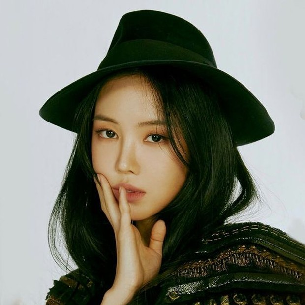 Awal-awal masa debutnya, ia merasa canggung saat melakukan fan service.