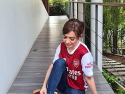 Najwa Shihab MenantiTerawan Pakai Kostum Arsenal, Mengapa?