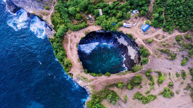 Nusa penida famous broken beach aerial view