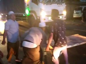 Puluhan Warga Probolinggo Tolak Penjemputan Ibu yang Positif COVID-19