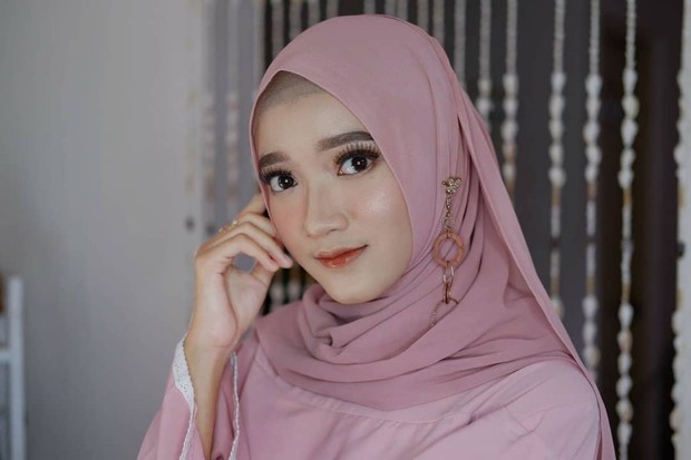 Referensi makeup tunangan