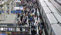 Stasiun Kereta-Bandara Korsel Ramai Pemudik Jelang Perayaan Chuseok