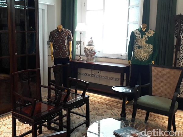 Foto: Rumah Kelelawar Disulap Jadi Galeri Batik